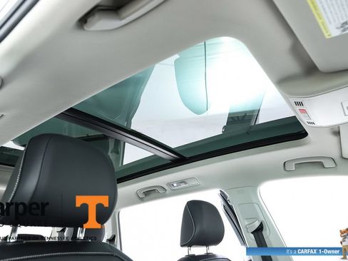 Used 2023 Volkswagen Tiguan SE w/ Panoramic Sunroof Package FWD image 35