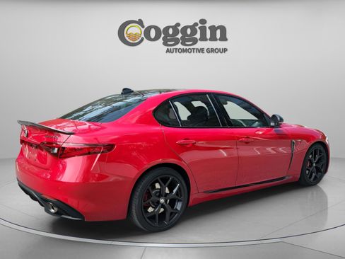 Used 2020 Alfa Romeo Giulia w/ Quick Order Package 22K Sport image 6