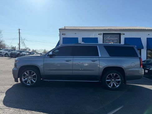 Used 2018 Chevrolet Suburban Premier image 8