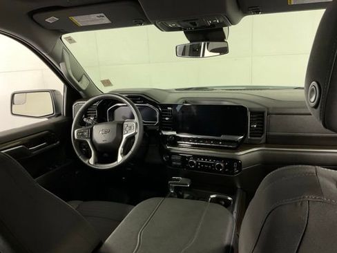 Used 2023 Chevrolet Silverado 1500 RST w/ Redline Edition AWD/4WD image 15