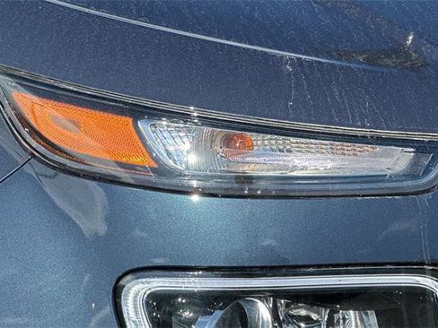 New 2025 Hyundai Venue Limited image 32