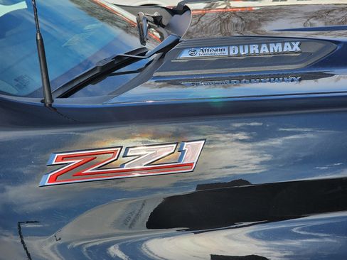 Used 2025 Chevrolet Silverado 2500 LT w/ Z71 Chrome Sport Edition image 8