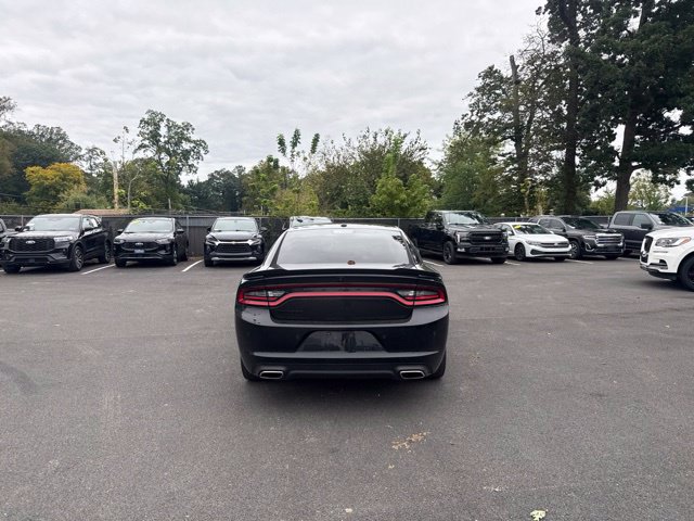Used 2021 Dodge Charger SXT w/ Blacktop Package RWD image 7