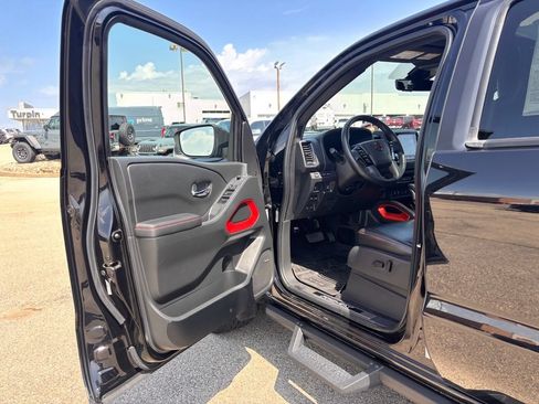 Used 2023 Nissan Frontier PRO-4X w/ Pro-4X Premium Package AWD/4WD image 9