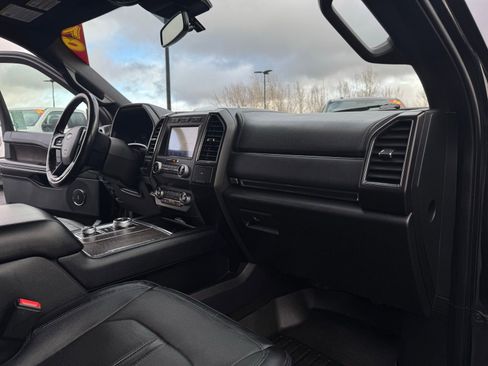Used 2020 Ford Expedition Limited image 40