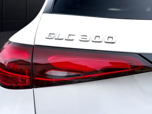 Used 2024 Mercedes-Benz GLC 300 4MATIC w/ AMG Line image 14