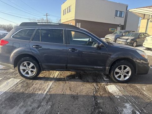 Used 2014 Subaru Outback 2.5i Premium image 10