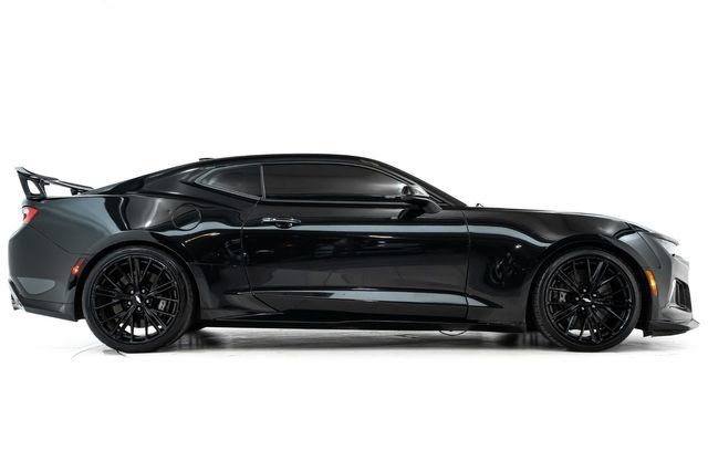 Used 2018 Chevrolet Camaro ZL1 RWD image 5
