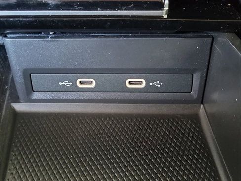 Used 2024 Volkswagen Atlas SE image 26