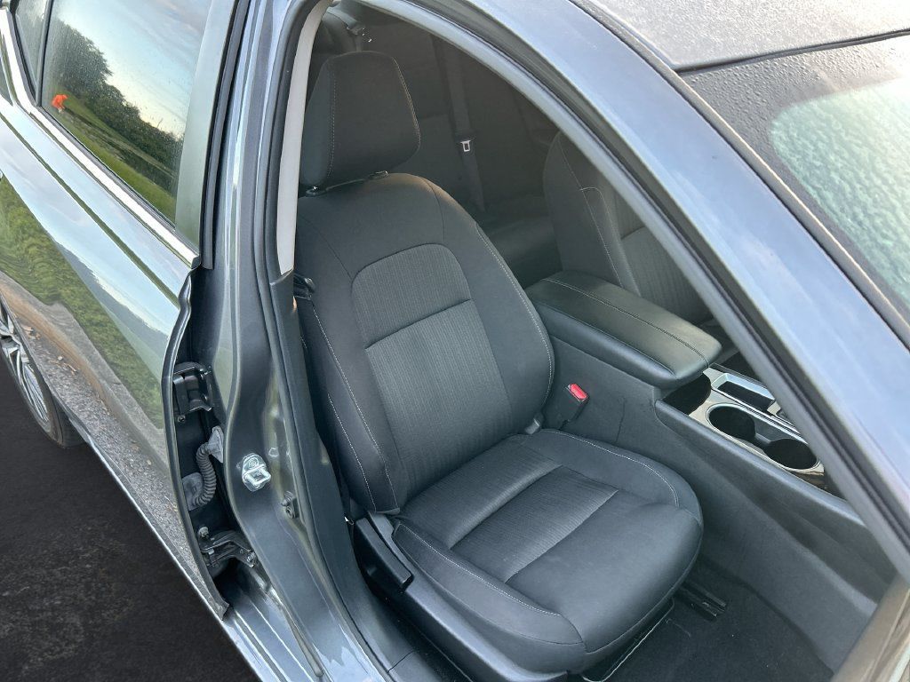 Used 2024 Nissan Altima 2.5 SV FWD image 31
