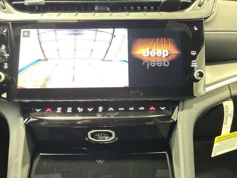 New 2026 Jeep Grand Cherokee Limited AWD/4WD image 24