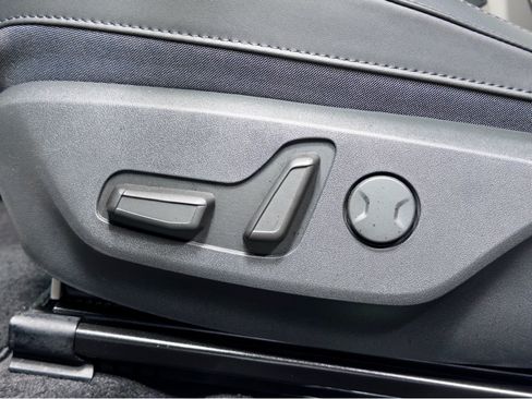 Used 2024 Kia Niro Wave w/ Wave Preserve Package FWD image 6