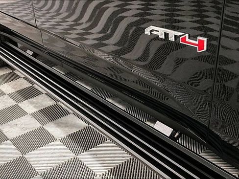 Used 2025 GMC Yukon XL AT4 w/ AT4 Premium Plus Package image 11