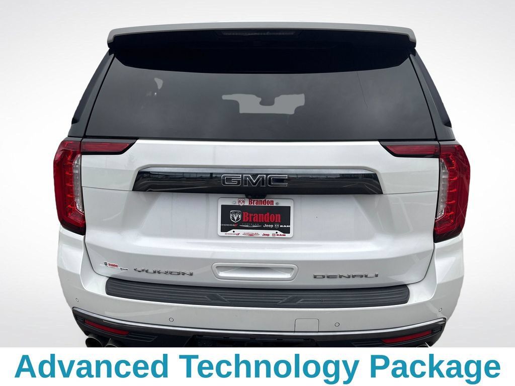Used 2023 GMC Yukon XL Denali Ultimate AWD/4WD image 5