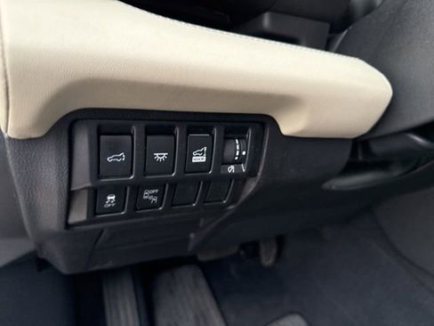 Used 2021 Subaru Ascent Limited w/ Technology Package image 29