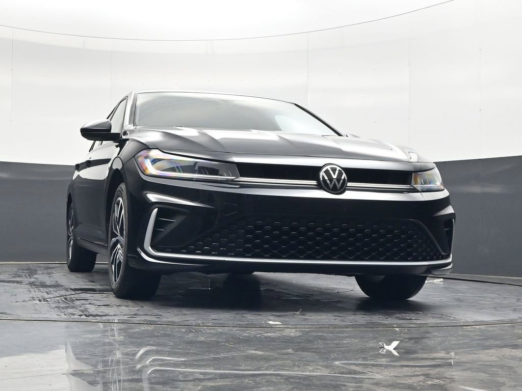 Used 2025 Volkswagen Jetta SE FWD image 40