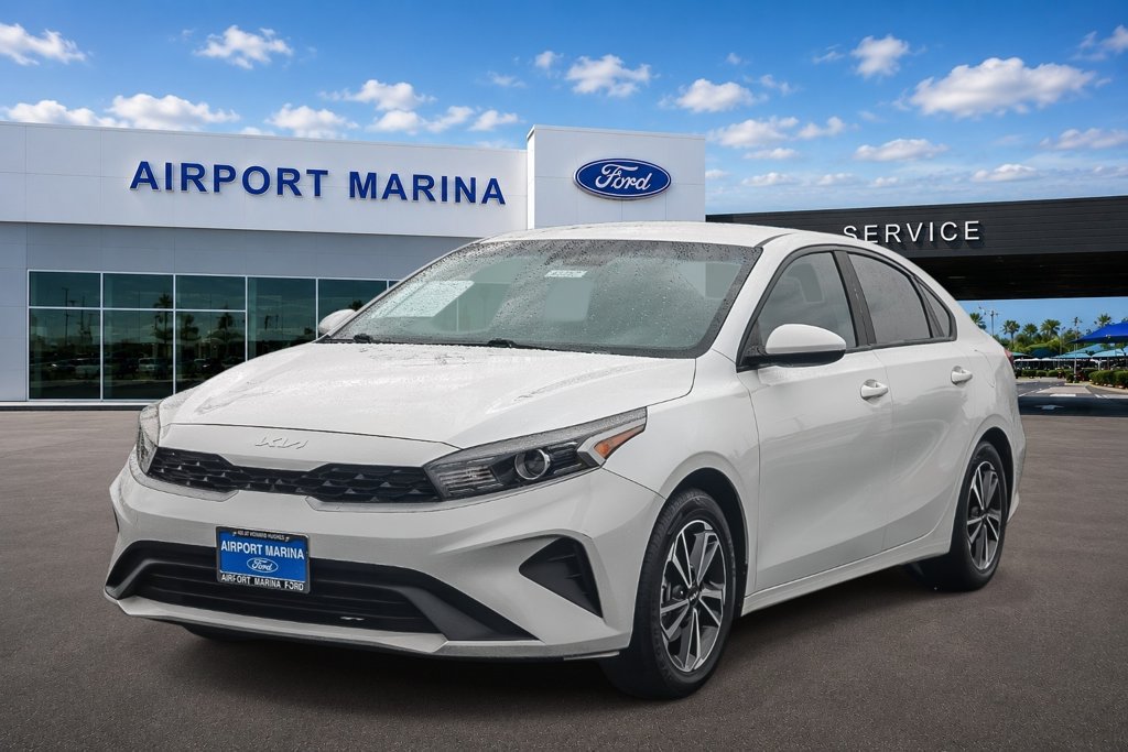 Used 2022 Kia Forte LXS FWD image 4