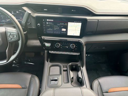 Used 2025 GMC Sierra 2500 AT4 w/ AT4 Premium Plus Package image 19