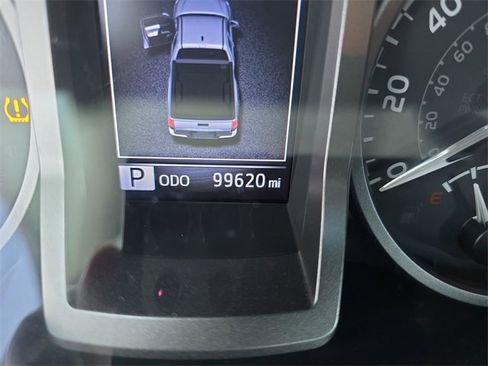 Used 2018 Toyota Tacoma SR5 image 28