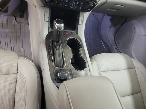 Used 2018 GMC Acadia SLT AWD/4WD image 26