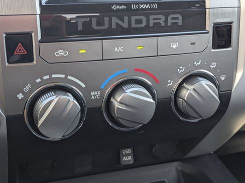 Used 2015 Toyota Tundra SR5 w/ SR5 Upgrade Package AWD/4WD image 26