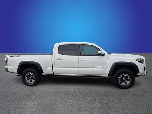 Used 2021 Toyota Tacoma TRD Off-Road AWD/4WD image 4