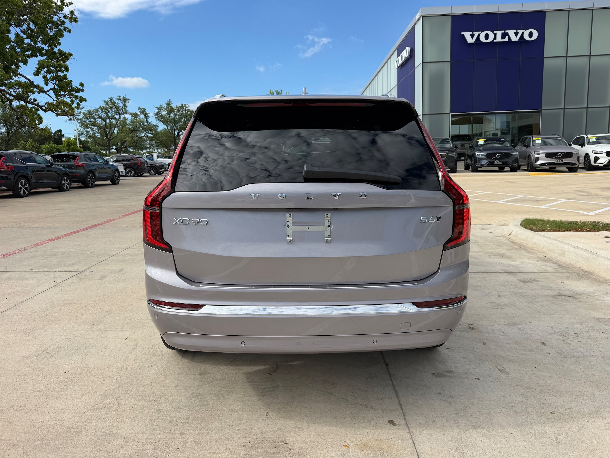 New 2026 Volvo XC90 B6 Plus w/ Protection Package Premier AWD/4WD image 5
