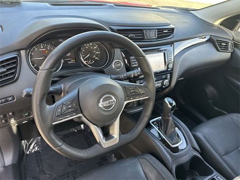 Used 2018 Nissan Rogue Sport SL w/ SL Premium Package image 16