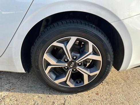 Used 2019 Kia Forte LXS FWD image 27