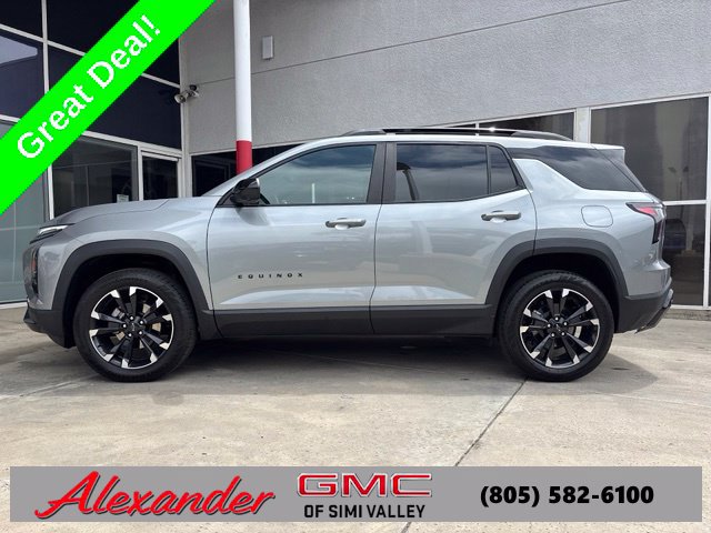 Used 2025 Chevrolet Equinox RS w/ Safety and Technology Package FWD image 8