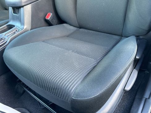 Used 2018 Toyota RAV4 LE image 20