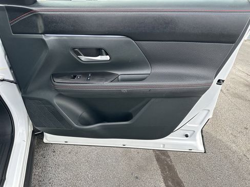 Used 2025 Nissan Kicks SR image 26