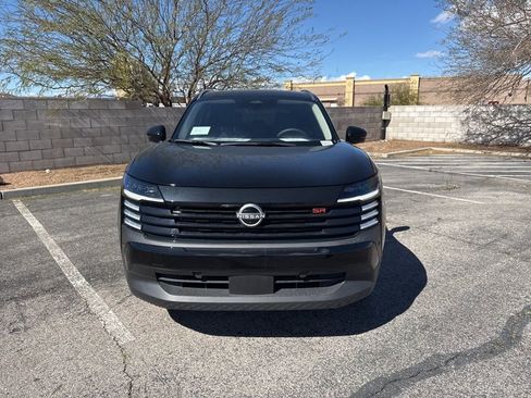 Used 2025 Nissan Kicks SR w/ Illumination Package image 2