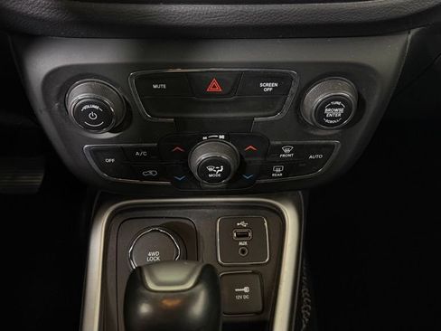 Used 2018 Jeep Compass Latitude w/ Popular Equipment Group AWD/4WD image 23
