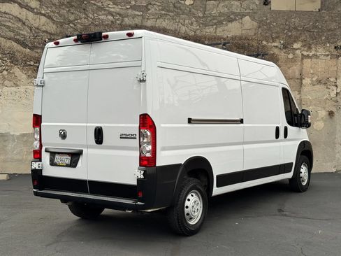 Used 2023 RAM ProMaster 2500 FWD image 4