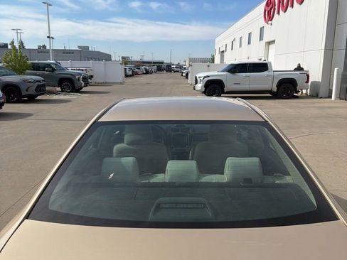 Used 2012 Toyota Camry LE FWD image 5