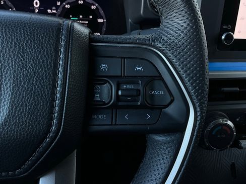 Used 2025 Toyota Tacoma TRD Off-Road image 34