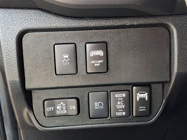 Used 2022 Toyota Tacoma TRD Sport w/ Technology Package AWD/4WD image 18