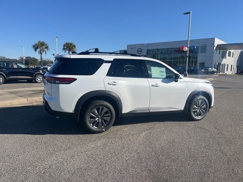 New 2026 Nissan Pathfinder SV image 5