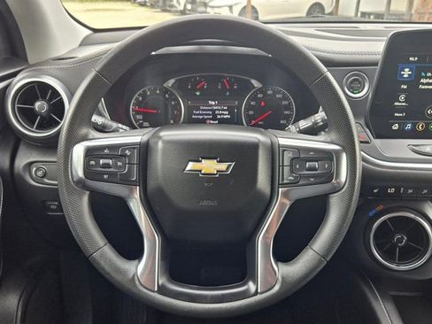 Used 2025 Chevrolet Blazer LT FWD image 23