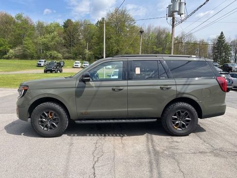 Used 2025 Ford Expedition Tremor AWD/4WD image 9