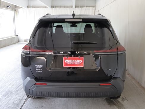 Used 2026 Toyota RAV4 LE AWD/4WD image 23