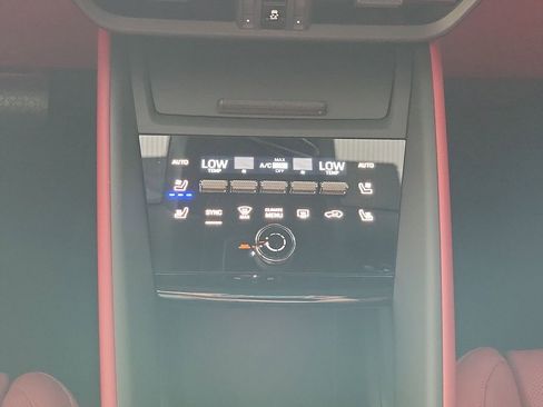 New 2026 Porsche Macan 4 Electric image 23