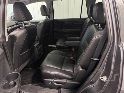 Used 2019 Honda Pilot Touring image 15