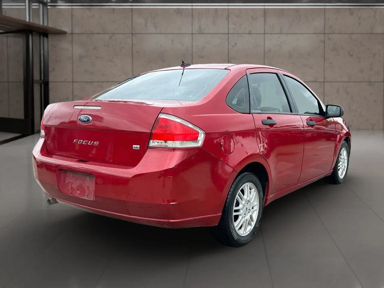 Used 2010 Ford Focus SE FWD image 3