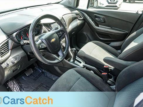Used 2020 Chevrolet Trax LS w/ Tint and Cruise Package image 18