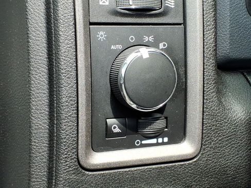 Used 2019 RAM 1500 Tradesman w/ Popular Equipment Group AWD/4WD image 11