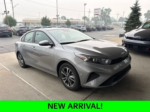 Certified 2023 Kia Forte LXS w/ LXS Technology Package FWD image 1