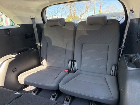 Used 2020 Kia Sorento LX image 11