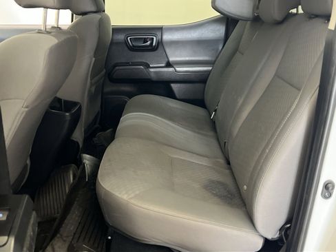 Used 2022 Toyota Tacoma SR w/ SR Convenience Package RWD image 23